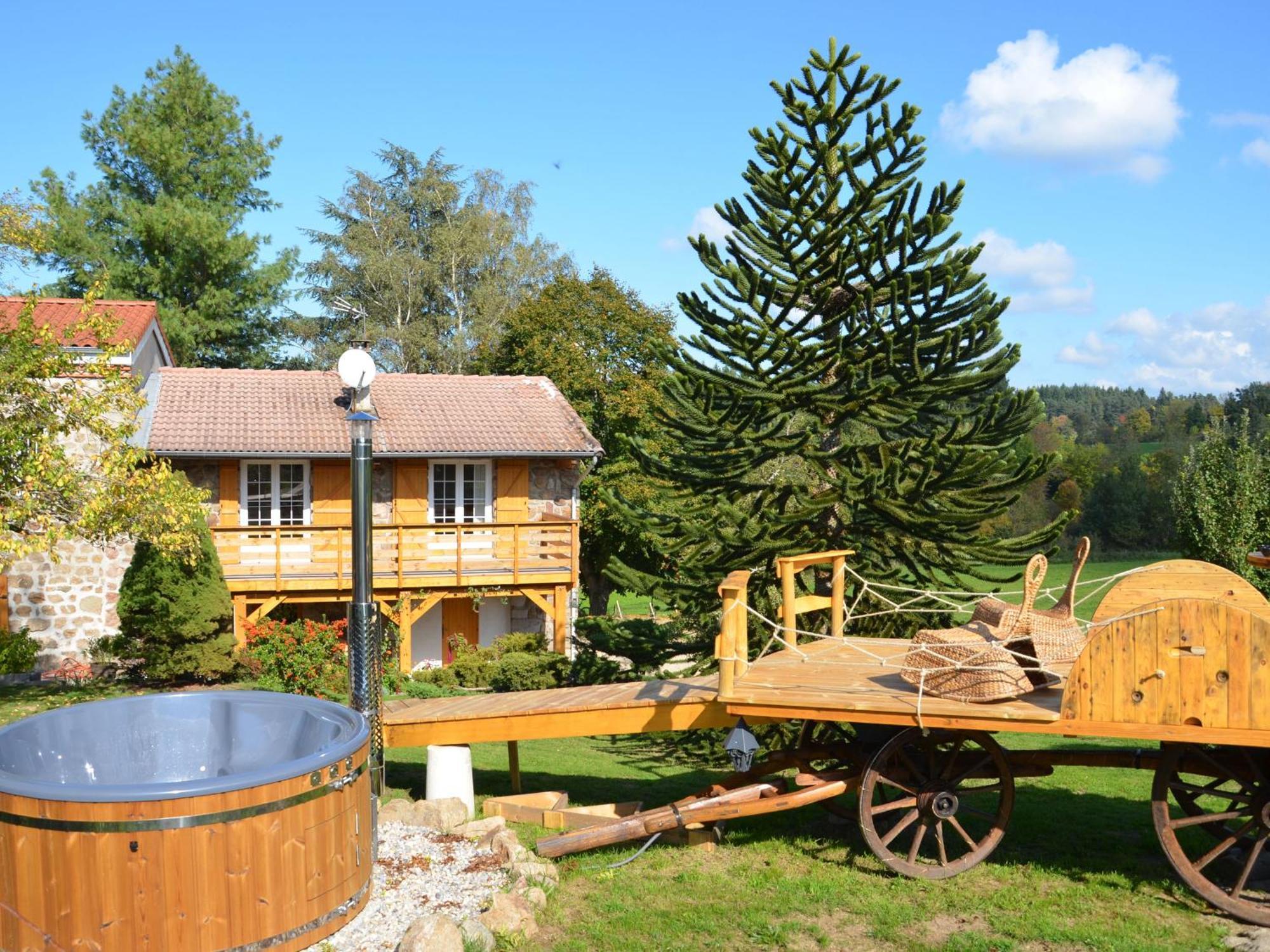 Evasion Romantique: Terrasse Privee, Bain Norvegien, Et Table D'Hotes - Bien-Etre A 1H De Lyon - Fr-1-582-474 Acomodação com café da manhã Monistrol-sur-Loire Exterior foto